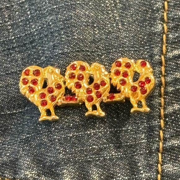 Vintage Unisex Gold-Tone Three Turkeys Brooch Pin with Red Rhinestones - Picture 3 of 10